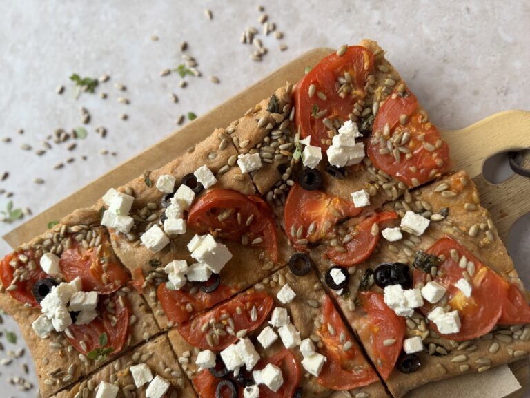 Herzhafte Focaccia mit Sonnenblumenkernen