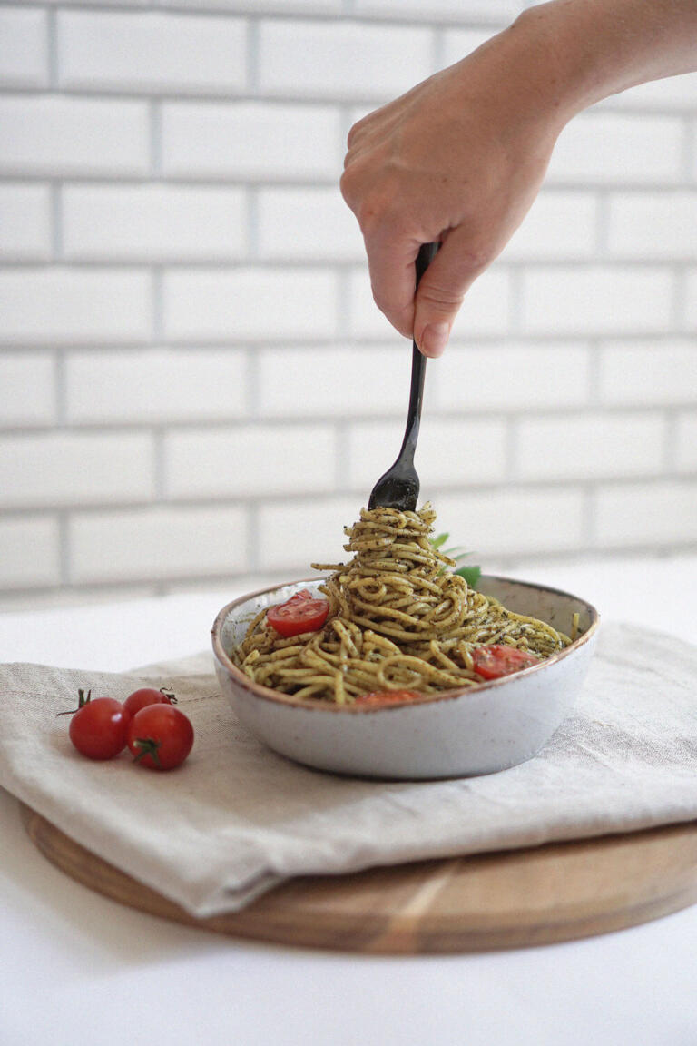 Vollkornpasta mit Kürbiskern Pesto